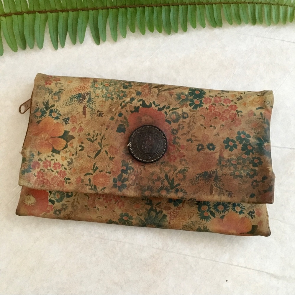 LP Vintage 80s Italian Leather Wallet Rectangular | Tan Cowhide Floral Design